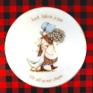 VINTAGE 1981 HOLLY HOBBIE ROUND GENUINE PORCELAIN TRINKET JEWELRY BOX